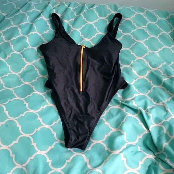 Zip up slimming bathing suit - Picture 2 of 2
